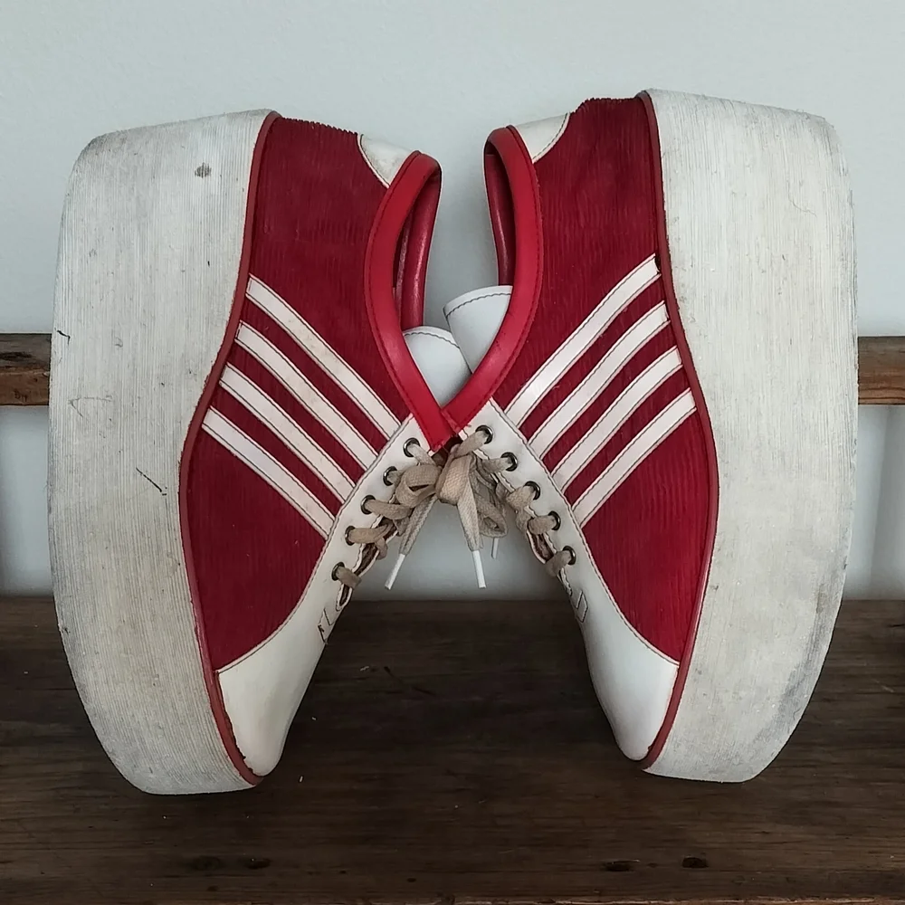 Extraordinary VINTAGE PLATFORM CREEPERS Red Corduroy Ivory Faux Leather 8.5 - Picture 4 of 6